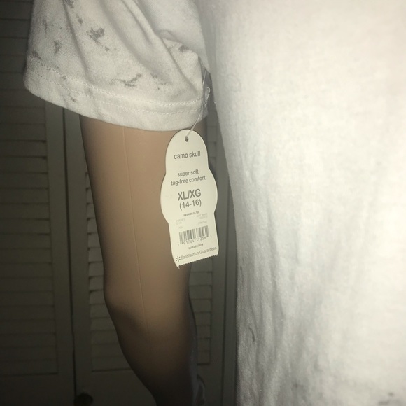 NWT 💀Boys Marbled💀Skull T•Shirt - Picture 4 of 5